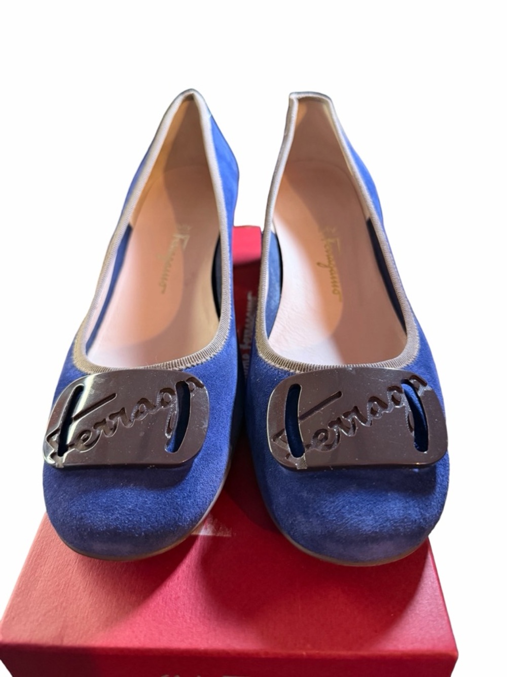 NIB Salvatore Ferragamo Blue Suede Logo Buckle Pumps - 9B